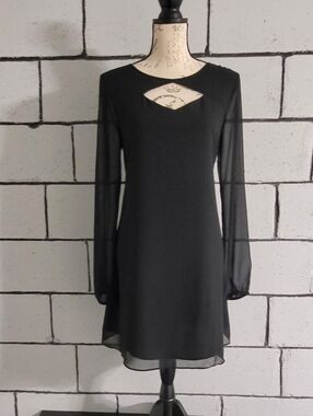 BUNDLE SALE! BCBG Black Long-Sleeve Cutout Shift Dress Sz M